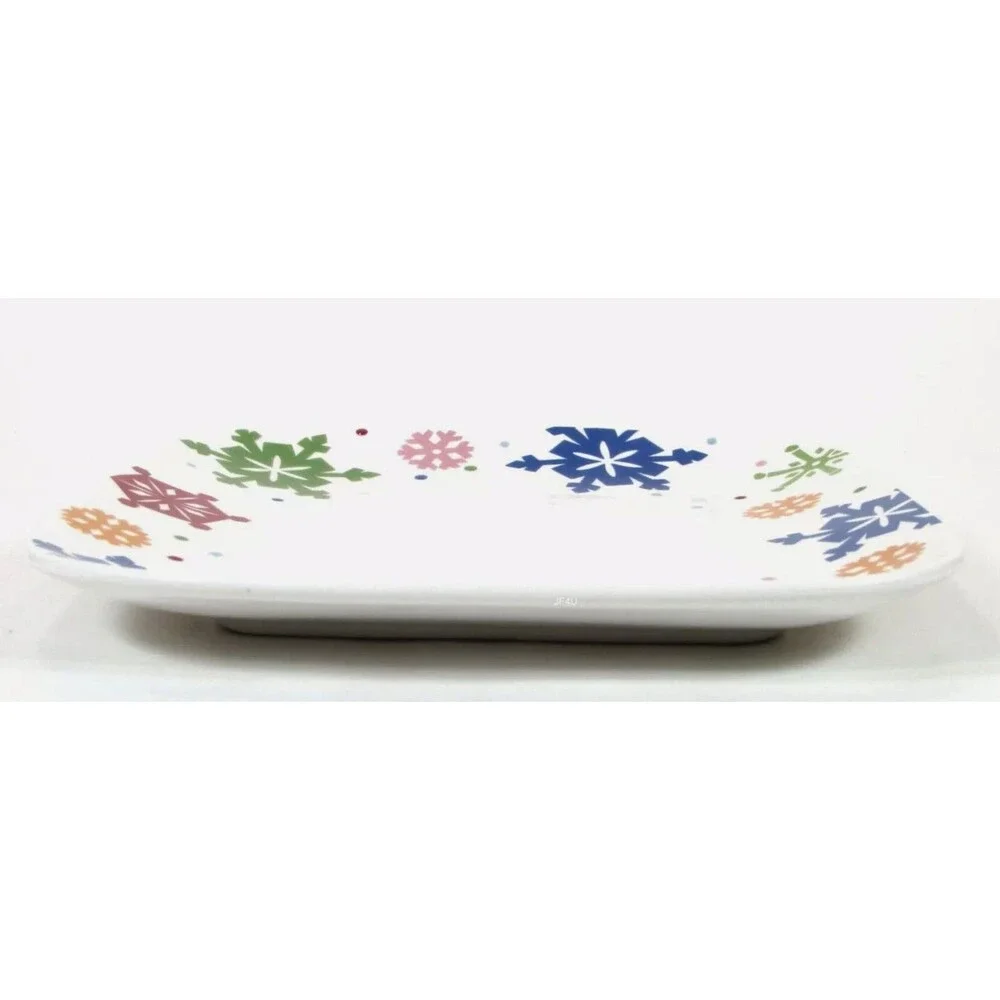 TARGET HOME SLEDDIN HILL Snowflakes 10.75